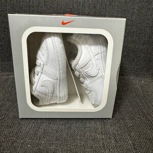 Nike Baby White Crib Booties